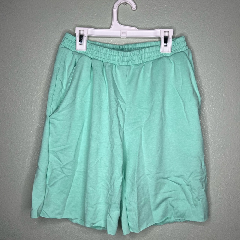 Jova women’s light blue shorts size L